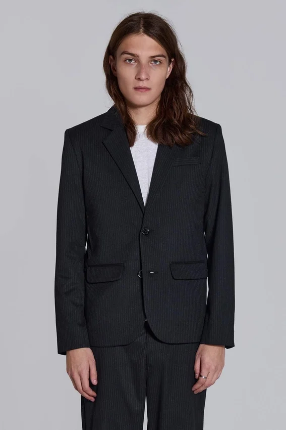 Blazer Libertine à fines rayures, coupe ajustée