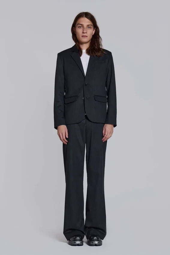 Blazer Libertine à fines rayures, coupe ajustée