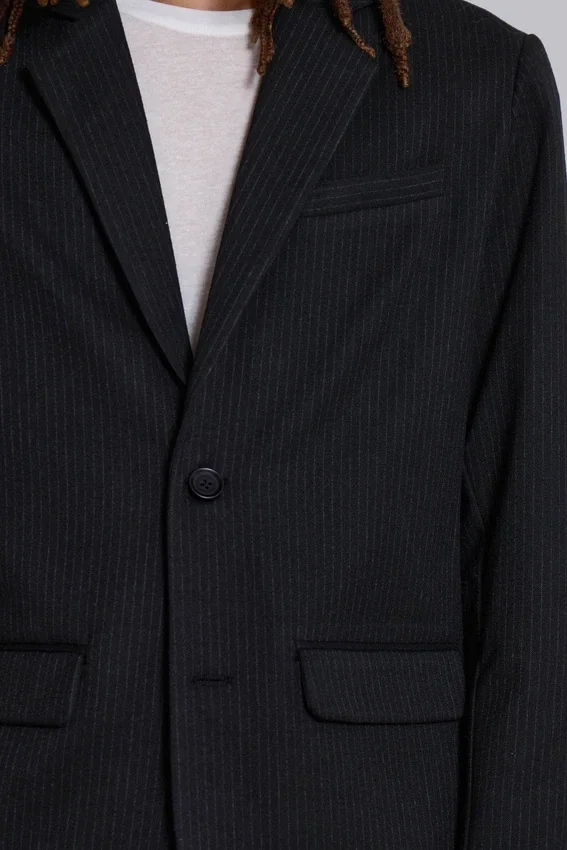 Blazer Libertine à fines rayures, coupe ajustée