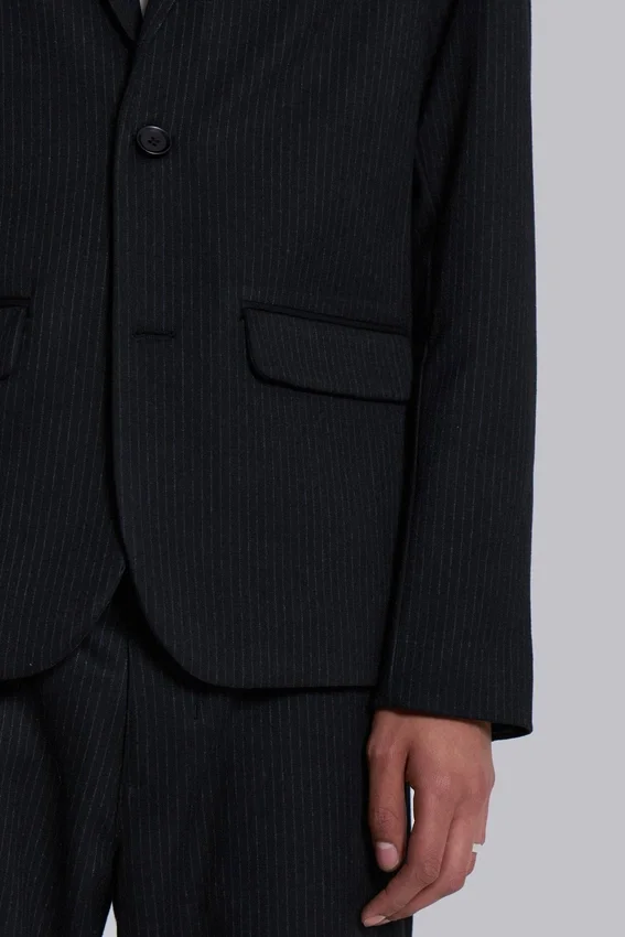 Blazer Libertine à fines rayures, coupe ajustée