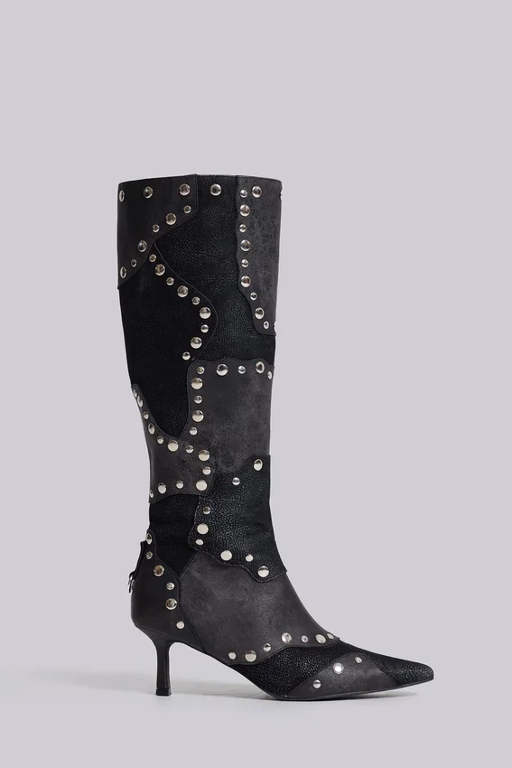 Bottes montant jusqu’aux genoux cloutées « Shadow »