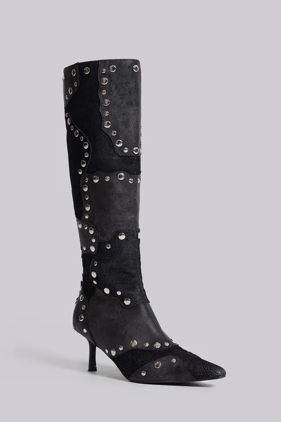 Bottes montant jusqu’aux genoux cloutées « Shadow »