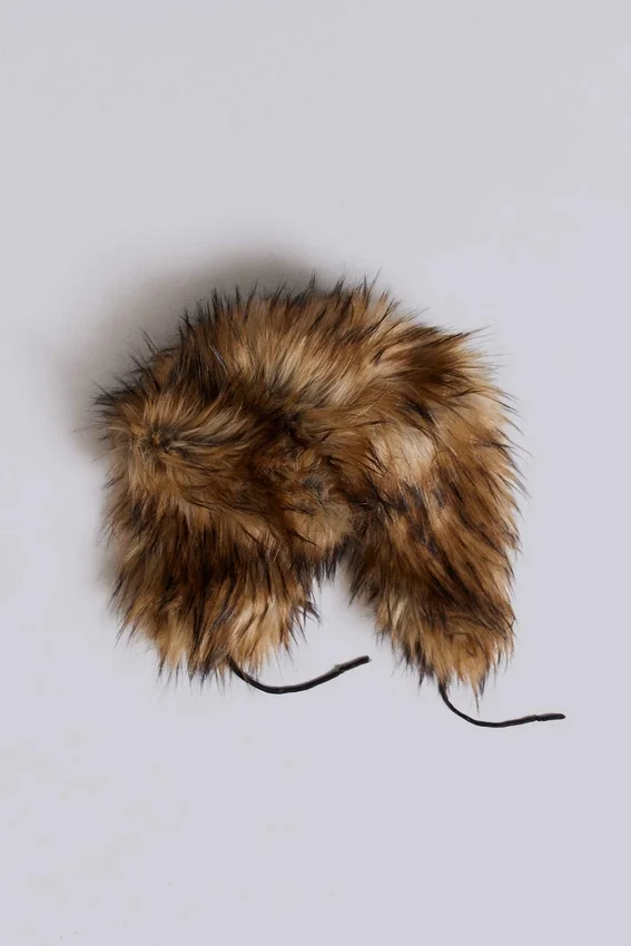 Chapeau de trappeur en fourrure blonde