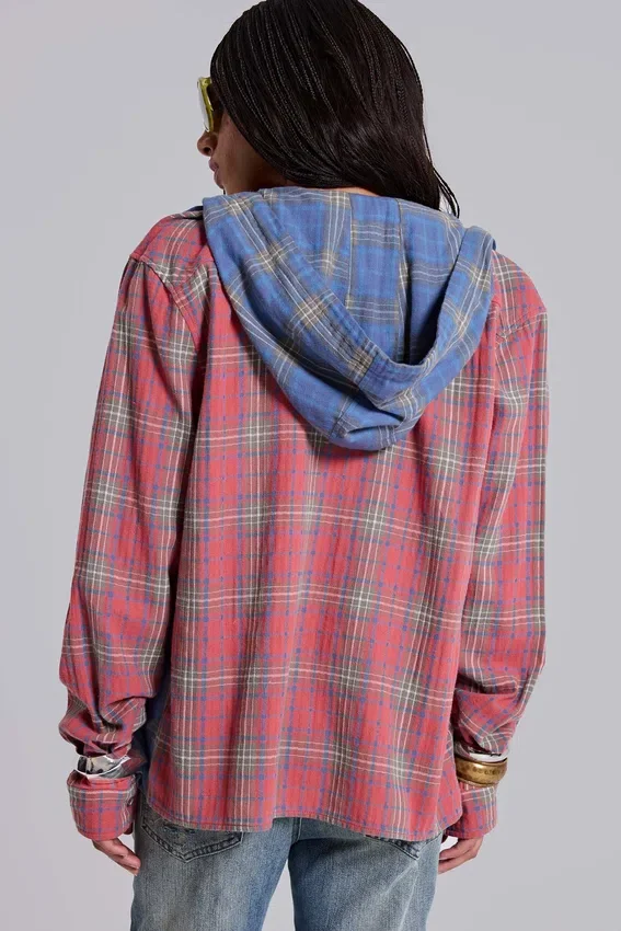Chemise à capuche à carreaux et boutons
