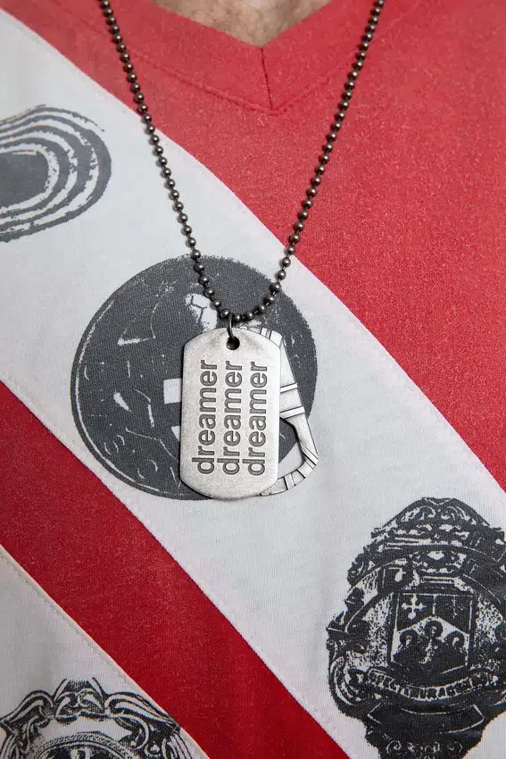 Colliers avec plaque d'identité « Dreamer »