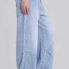 Colossus Jeans cloutés, délavage bleu clair
