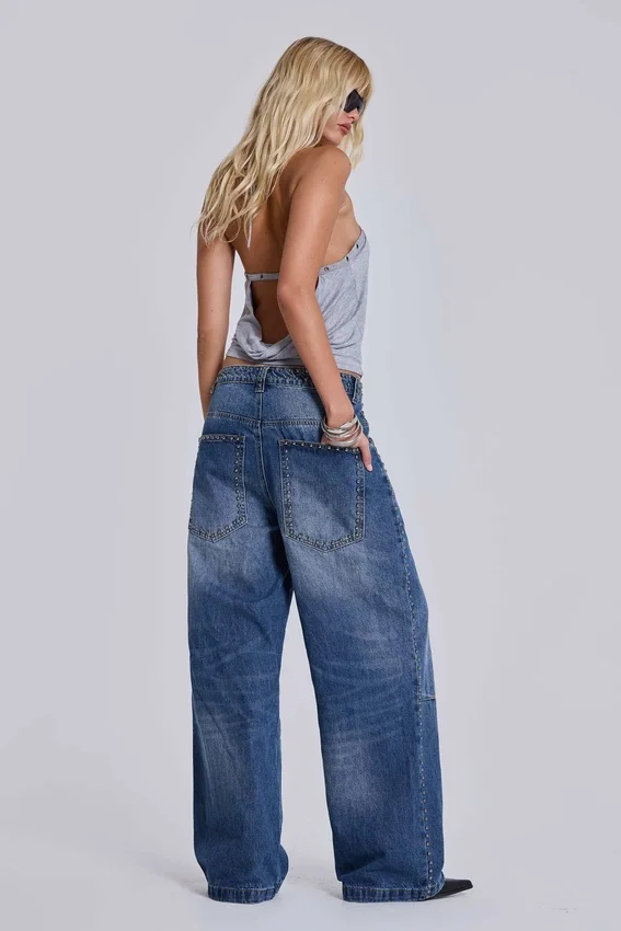 Colossus Jeans cloutés « Nailed » au délavage bleu moyen