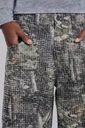 Colossus Jeans en camouflage Woodland à effet aiguilleté