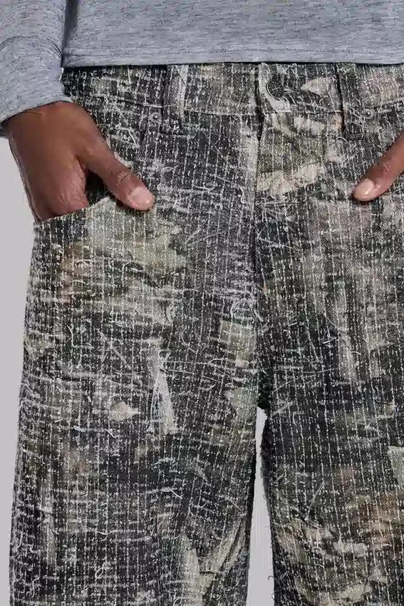 Colossus Jeans en camouflage Woodland à effet aiguilleté