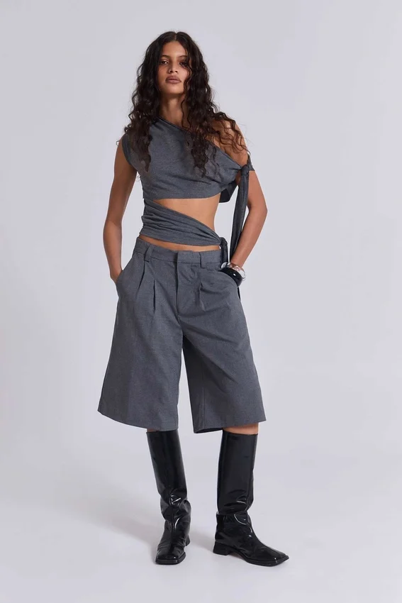 Haut asymétrique Mena en gris