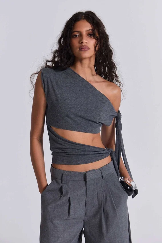 Haut asymétrique Mena en gris