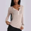 Haut Henley Haze couleur « Oatmeal »