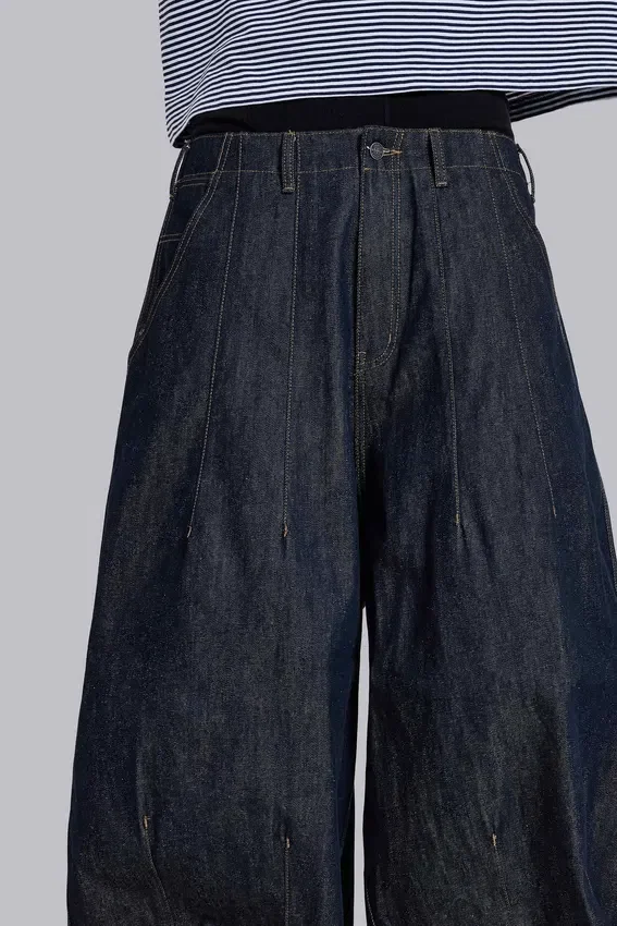 Jeans Jinx Balloon