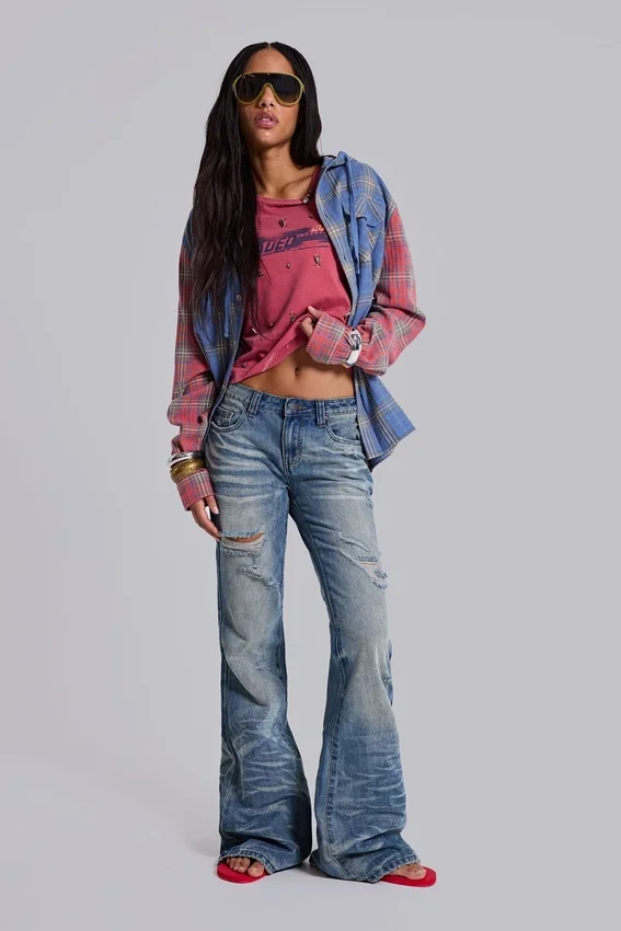 Jeans évasés « Drift » bleu moyen, effet vieilli et froissé