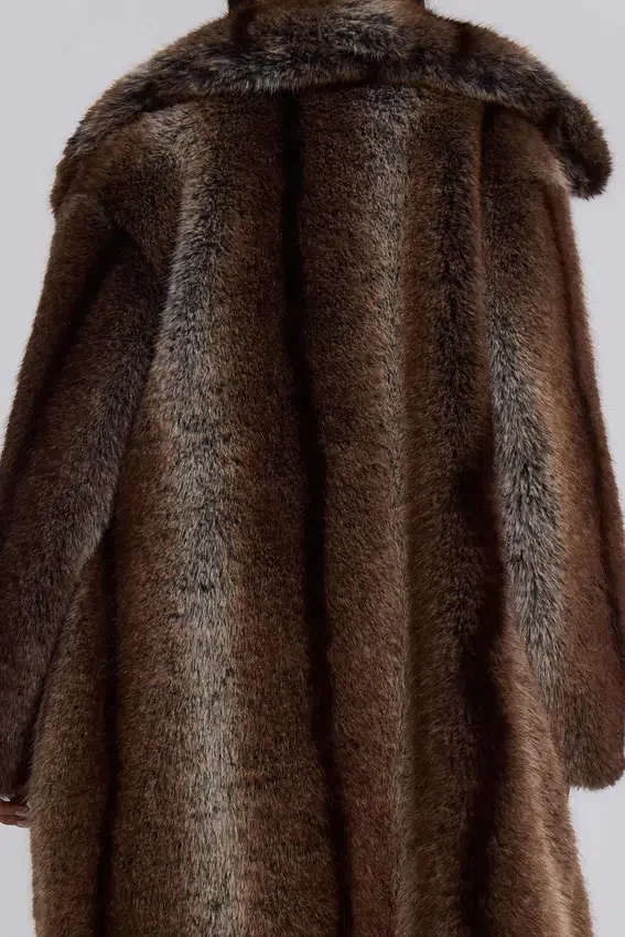 Manteau en fausse fourrure Agyness Brown