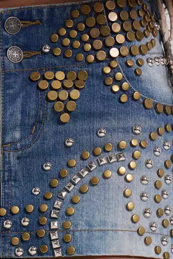 Mini-jupe en denim cloutée Hena