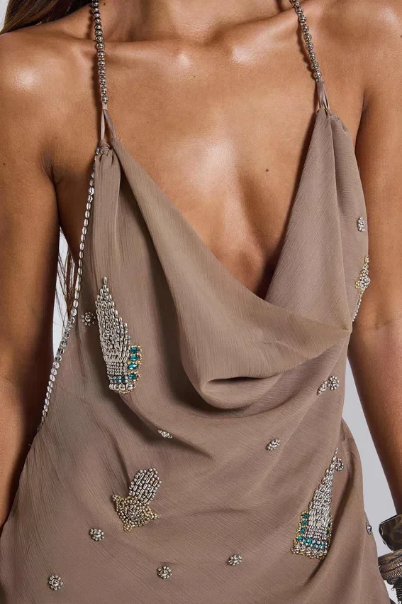 Mini-robe dos nu ornée Doure