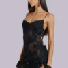 Mini-robe noire Shadea en dentelle appliquée
