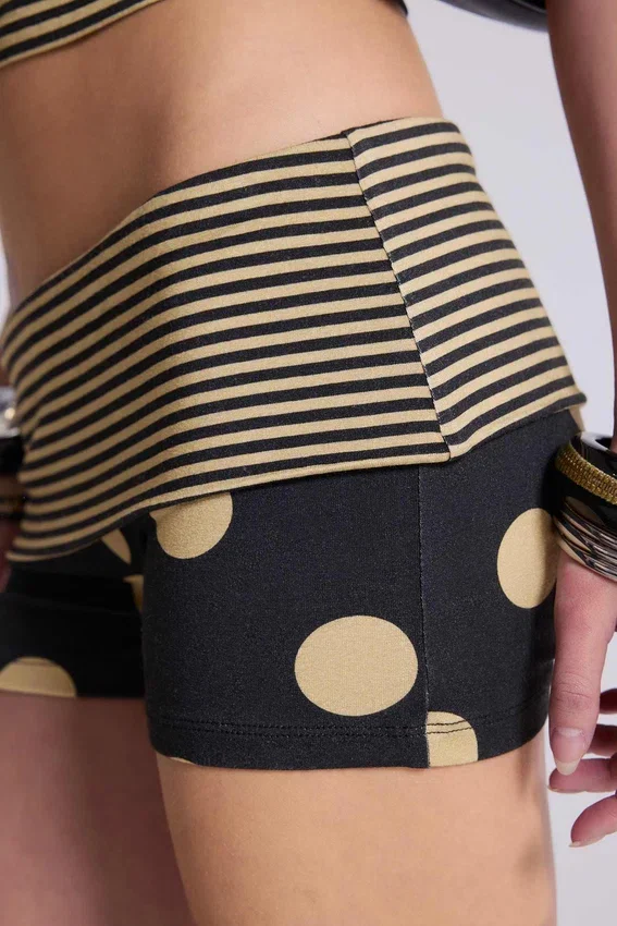 Mini-short Lola à pois avec ceinture rabattable