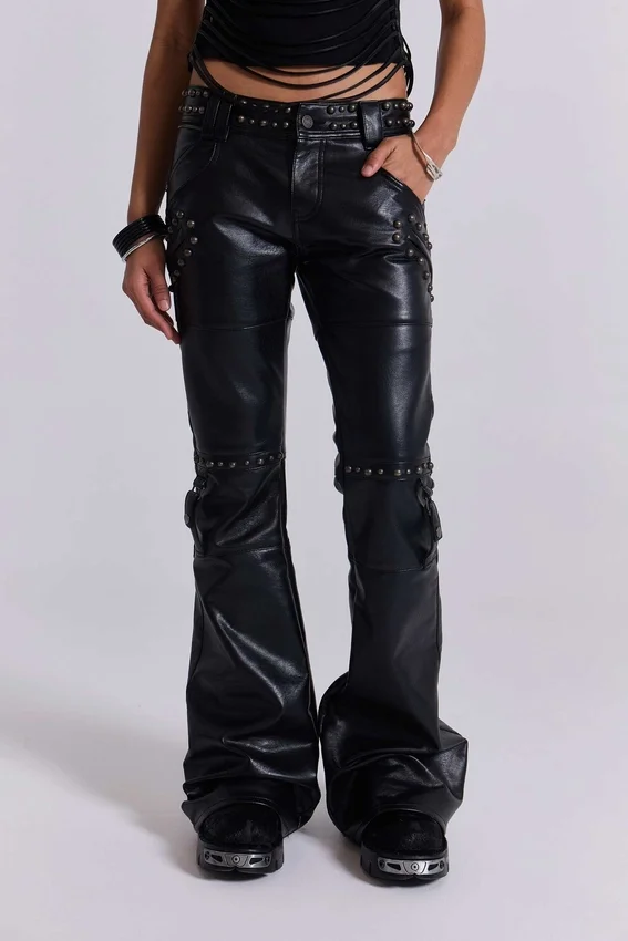 Pantalon bootcut « Black Carbon » clouté
