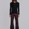 Pantalon bootcut « Drift » en simili cuir clouté bordeaux