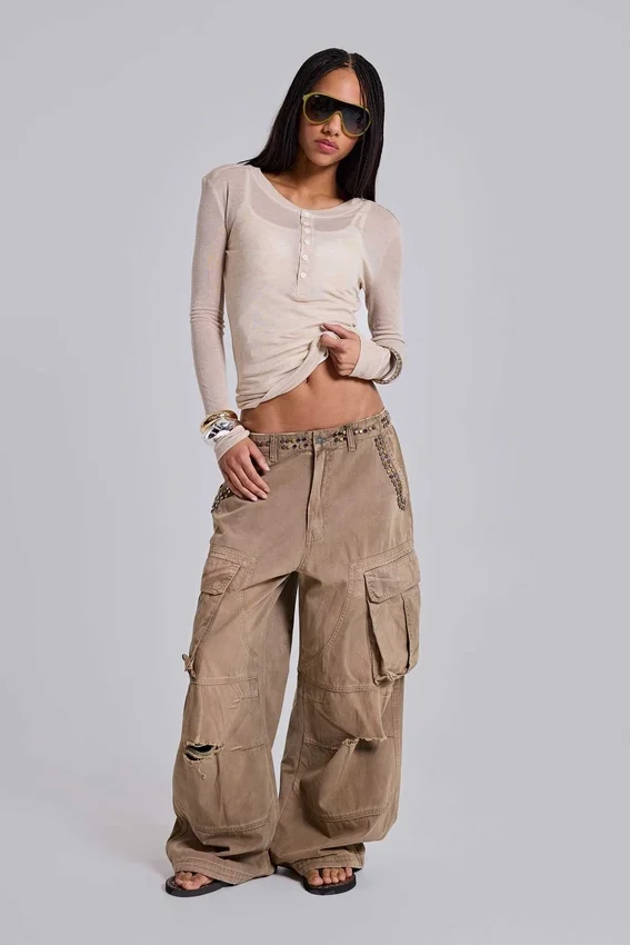 Pantalon cargo « Carpenter » clouté