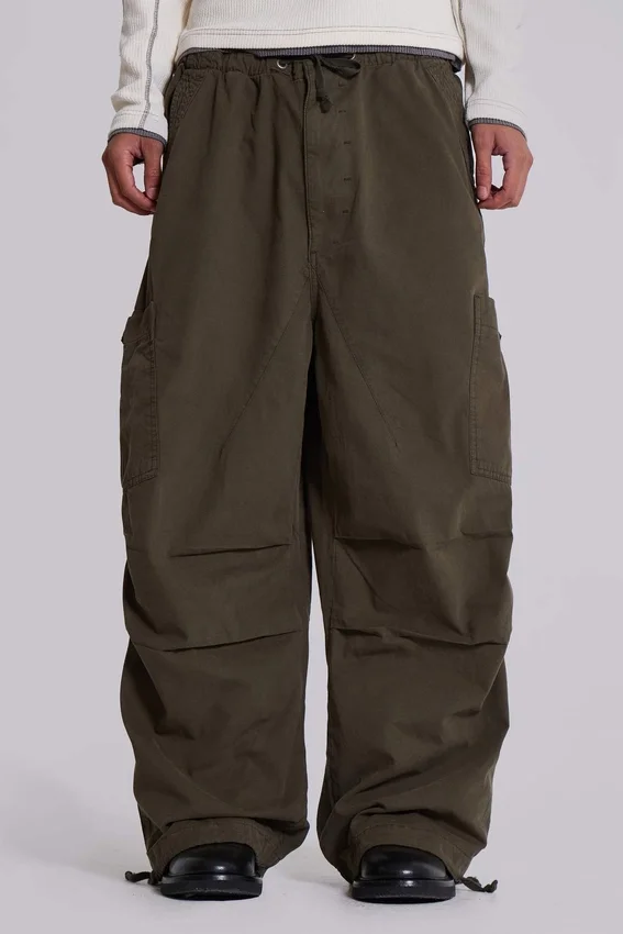 Pantalon cargo en toile de parachute kaki