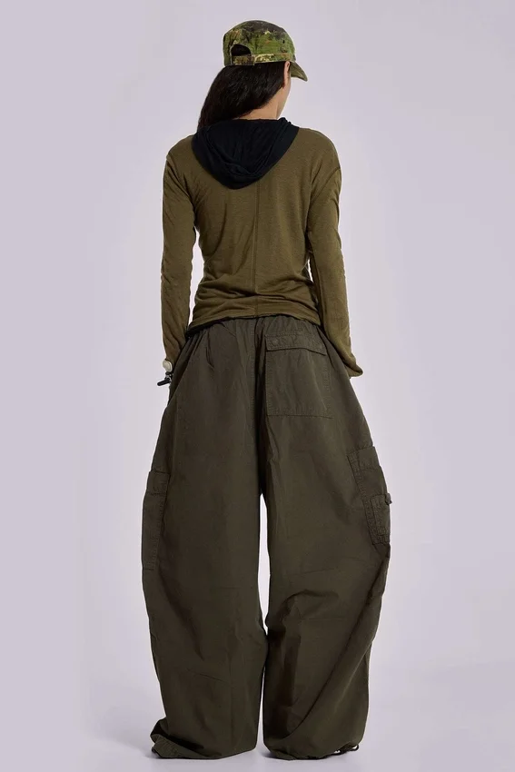 Pantalon cargo en toile de parachute kaki