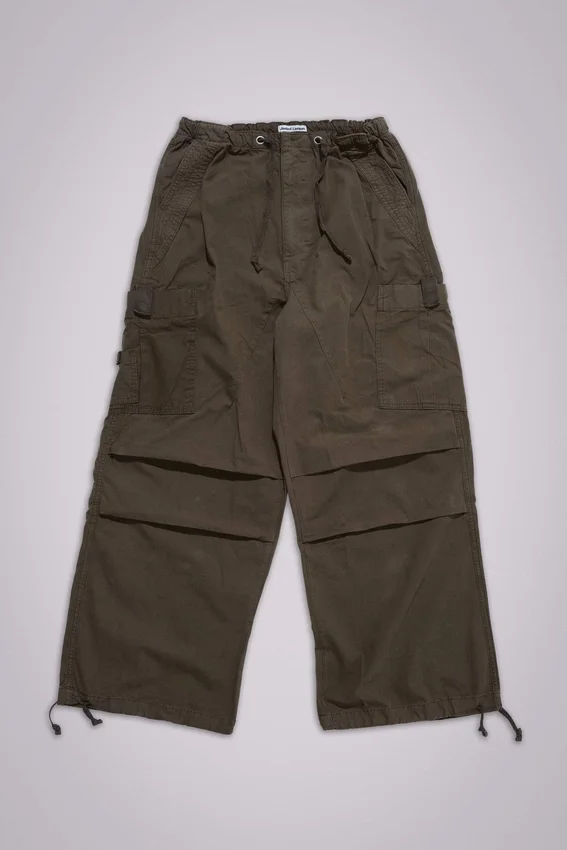 Pantalon cargo en toile de parachute kaki