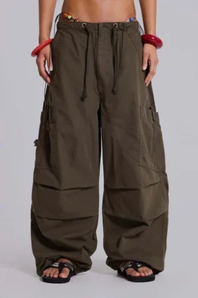 Pantalon cargo en toile de parachute kaki