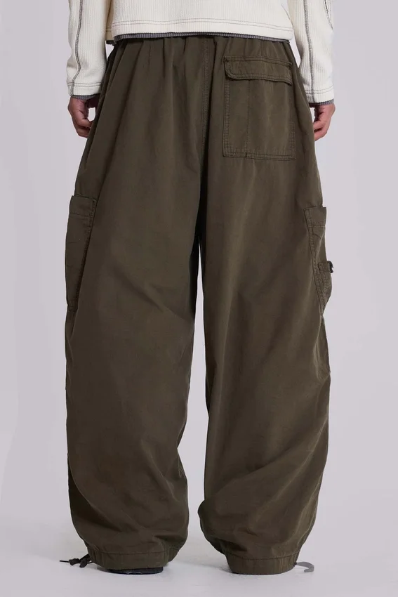 Pantalon cargo en toile de parachute kaki