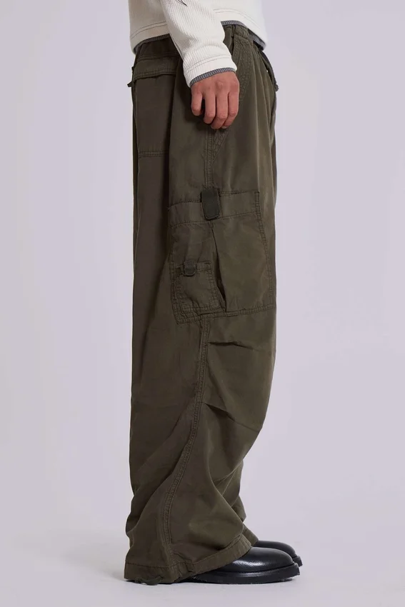 Pantalon cargo en toile de parachute kaki