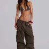 Pantalon cargo en toile de parachute kaki