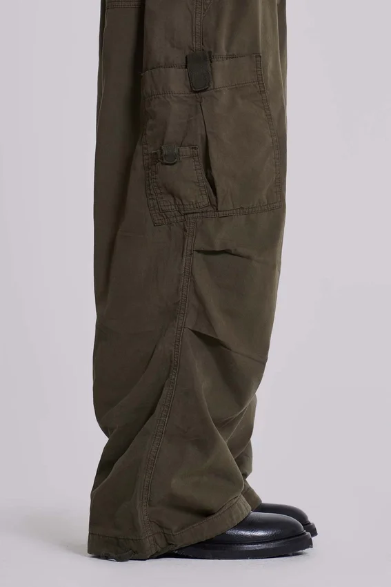 Pantalon cargo en toile de parachute kaki