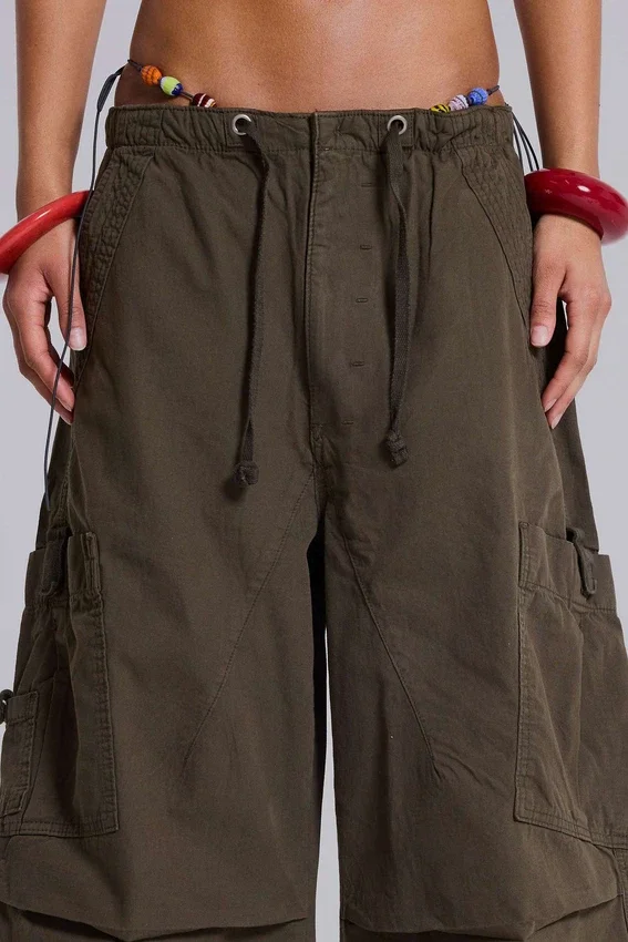 Pantalon cargo en toile de parachute kaki