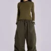Pantalon cargo en toile de parachute kaki