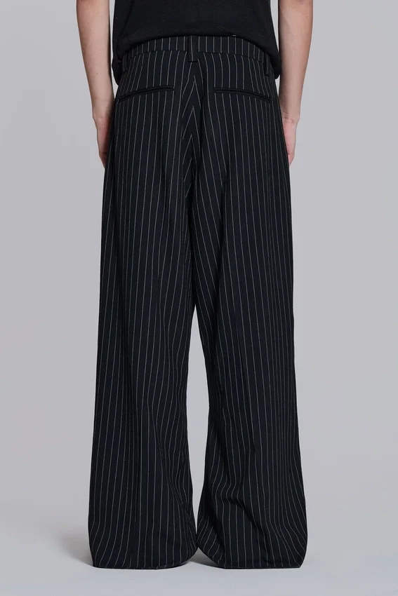 Pantalon de costume Goliath à fines rayures noires