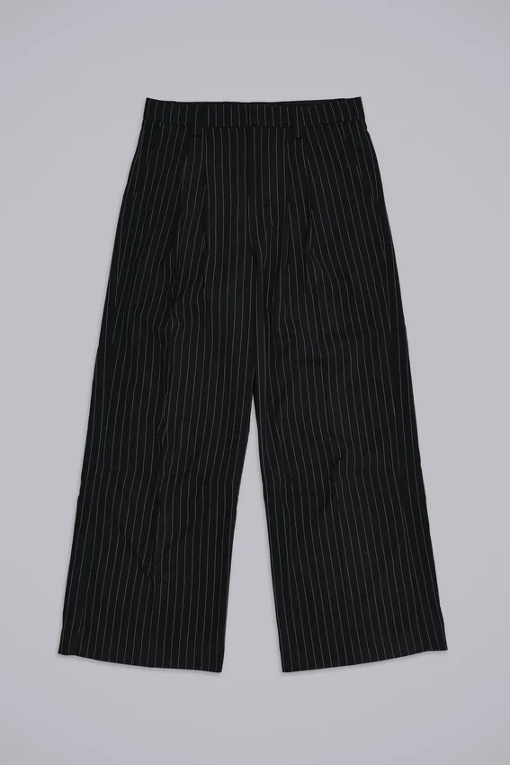 Pantalon de costume Goliath à fines rayures noires