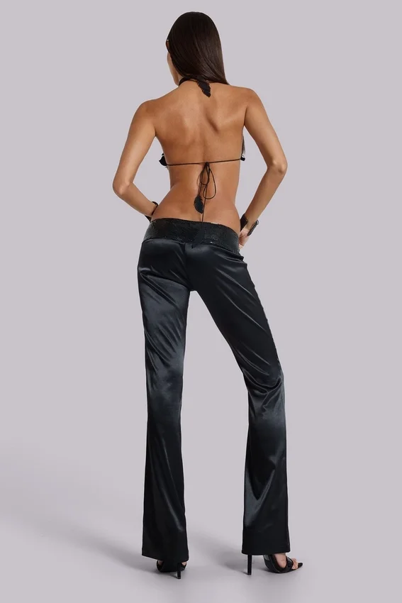 Pantalon en satin « Nivi Chainmail » noir