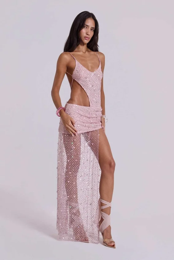Robe longue asymétrique « Stellar » ornée de perles cousues à la main, couleur rose