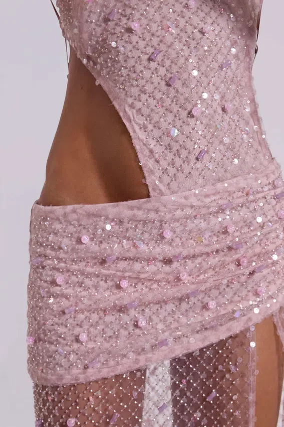 Robe longue asymétrique « Stellar » ornée de perles cousues à la main, couleur rose