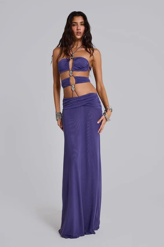 Robe longue à bretelles Amara avec finitions métalliques