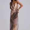 Robe longue en mousseline à col bénitier et dos nu « Alameda » métallisée