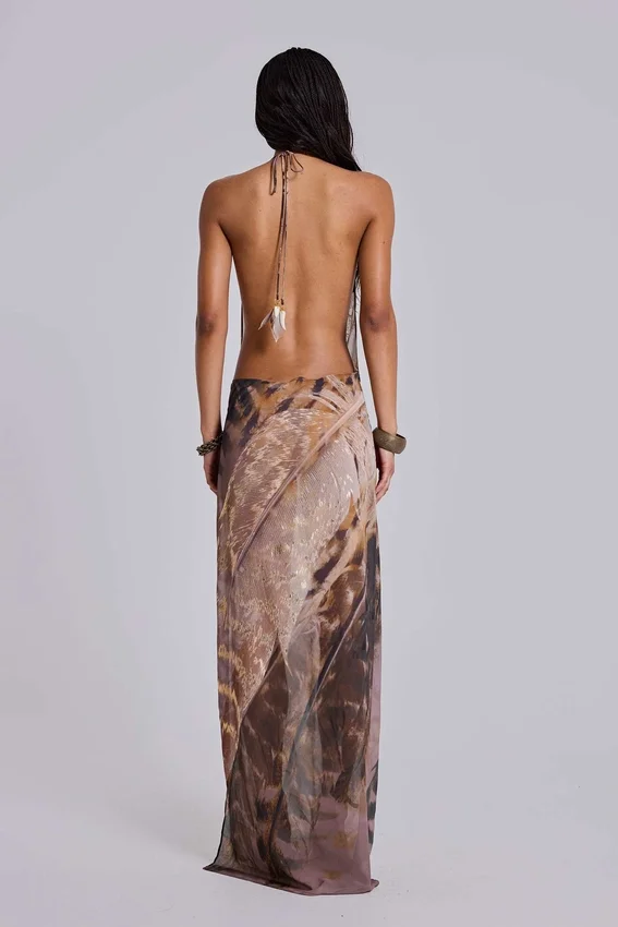 Robe longue en mousseline à col bénitier et dos nu « Alameda » métallisée