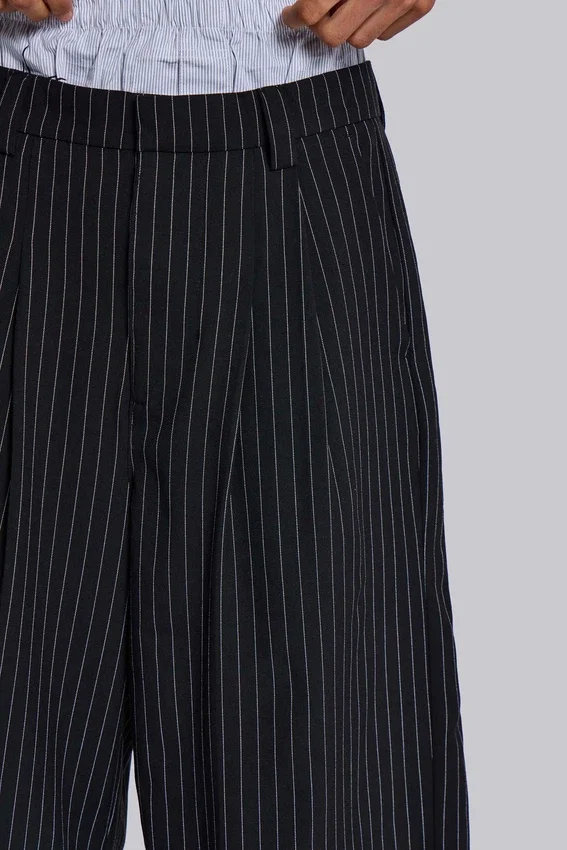 Short baggy Goliath noir à fines rayures