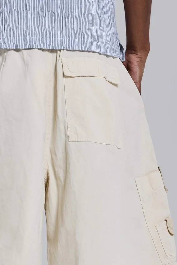 Short cargo baggy « Ecru Parachute Cargo »