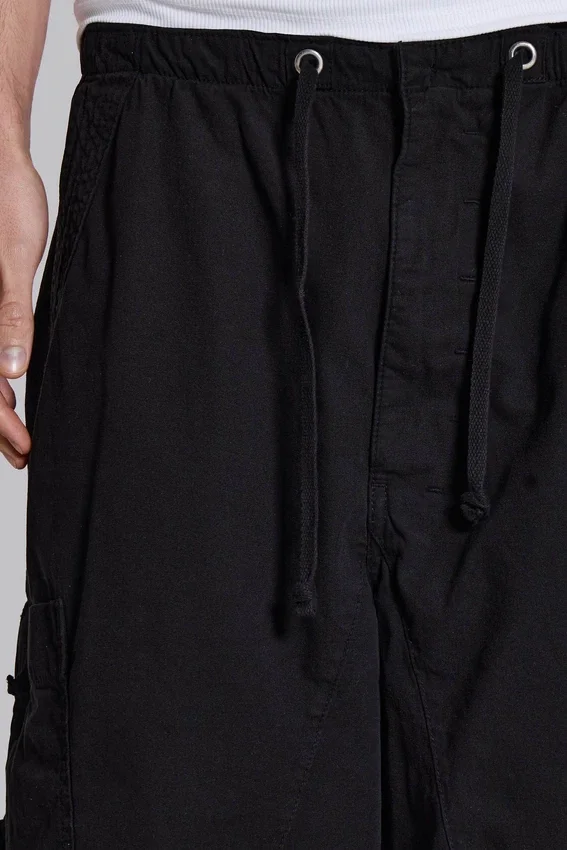 Short cargo baggy noir « Parachute Cargo »