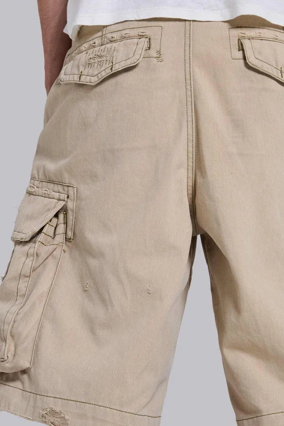 Short cargo couleur sable