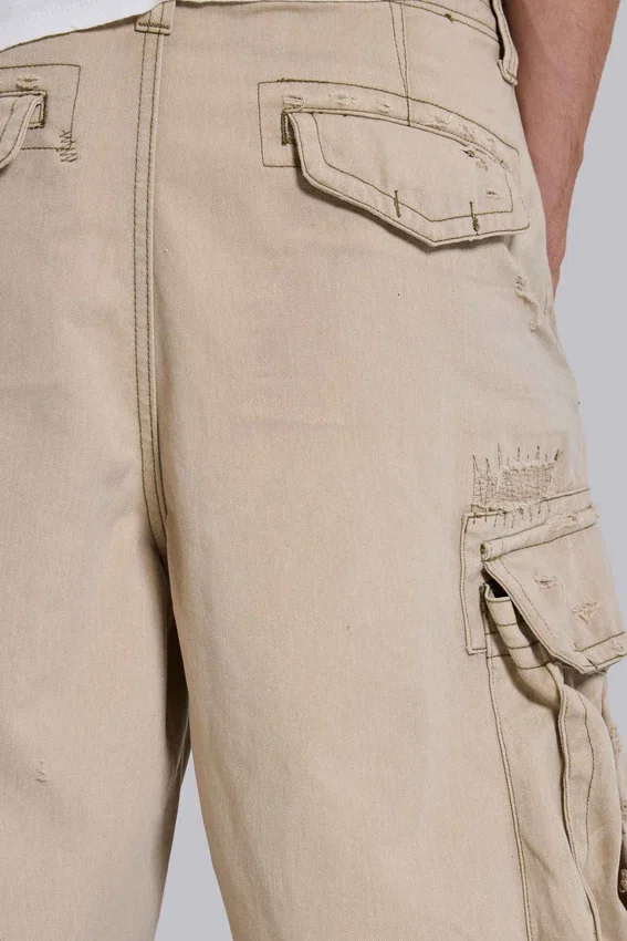 Short cargo couleur sable