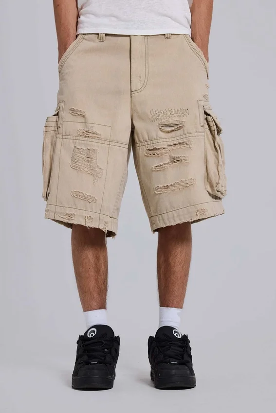 Short cargo couleur sable